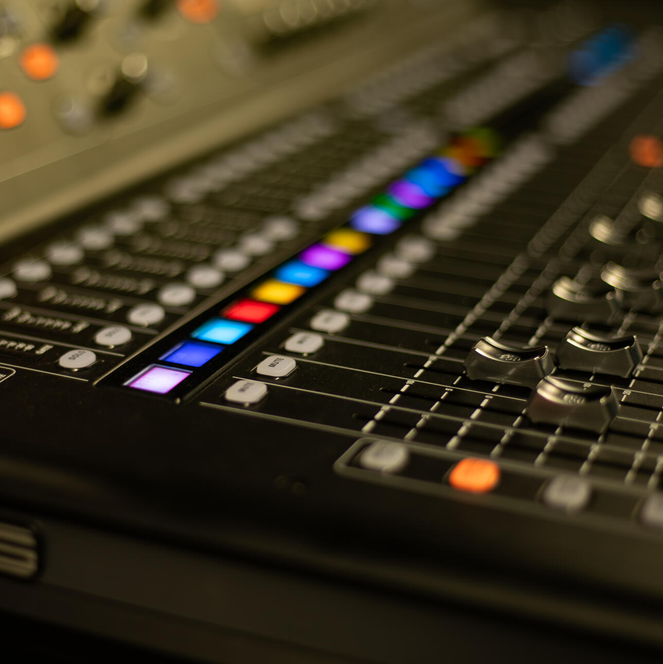 Midas M32 Sound Console